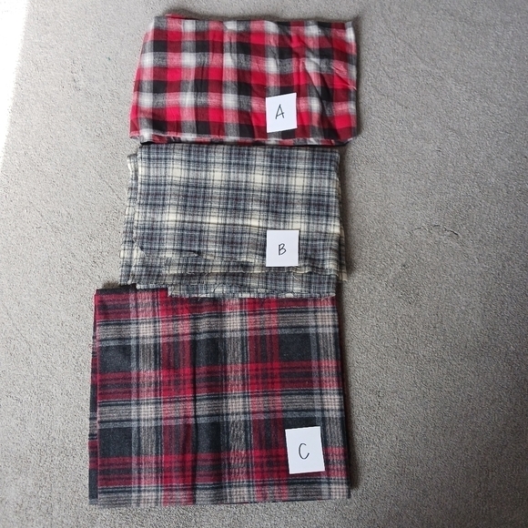 Lot of Plaid Fabric - Picture 11 of 11
